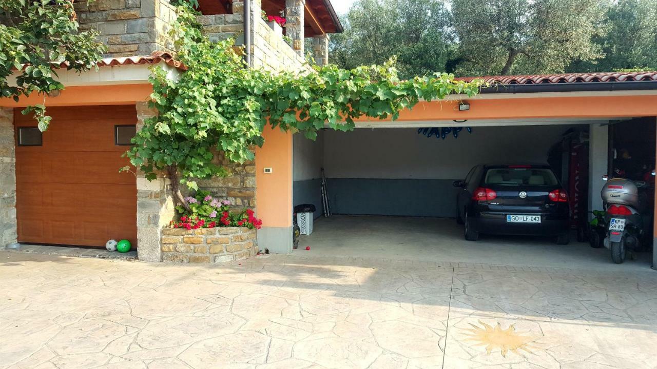 Apartment Wine & Olive Oil Mofardin Koper Exterior foto